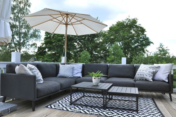 Hovedbilde Fritab Easy Mega værbestandig hjørnesofa m/puter+bordsett - sotgrå