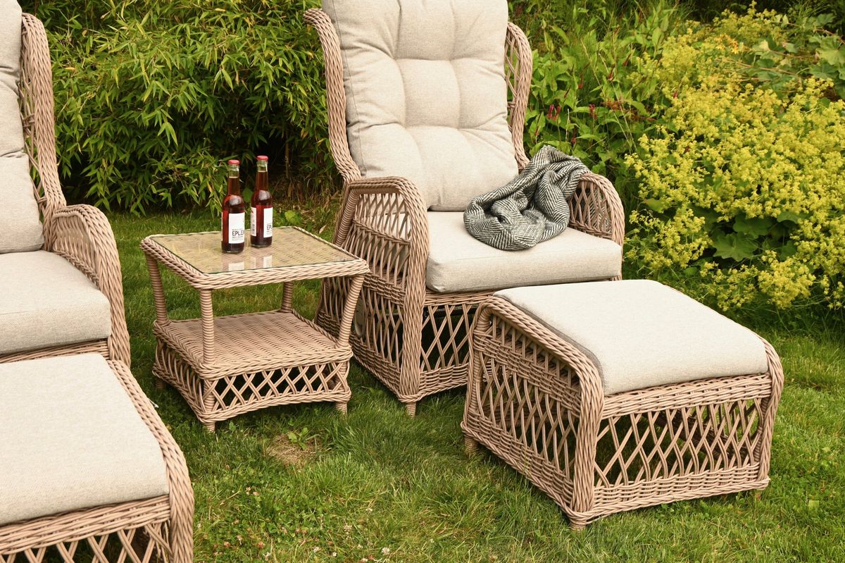 Catalina sett 2 regulerbare stoler+paller m/puter+bord - natur/lys gråbeige